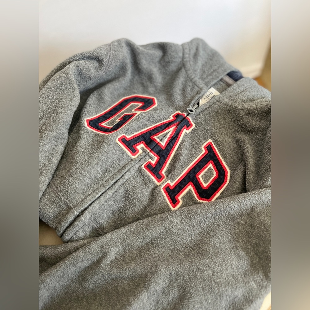 GAP brand boys zip up hoodie in gray fleece